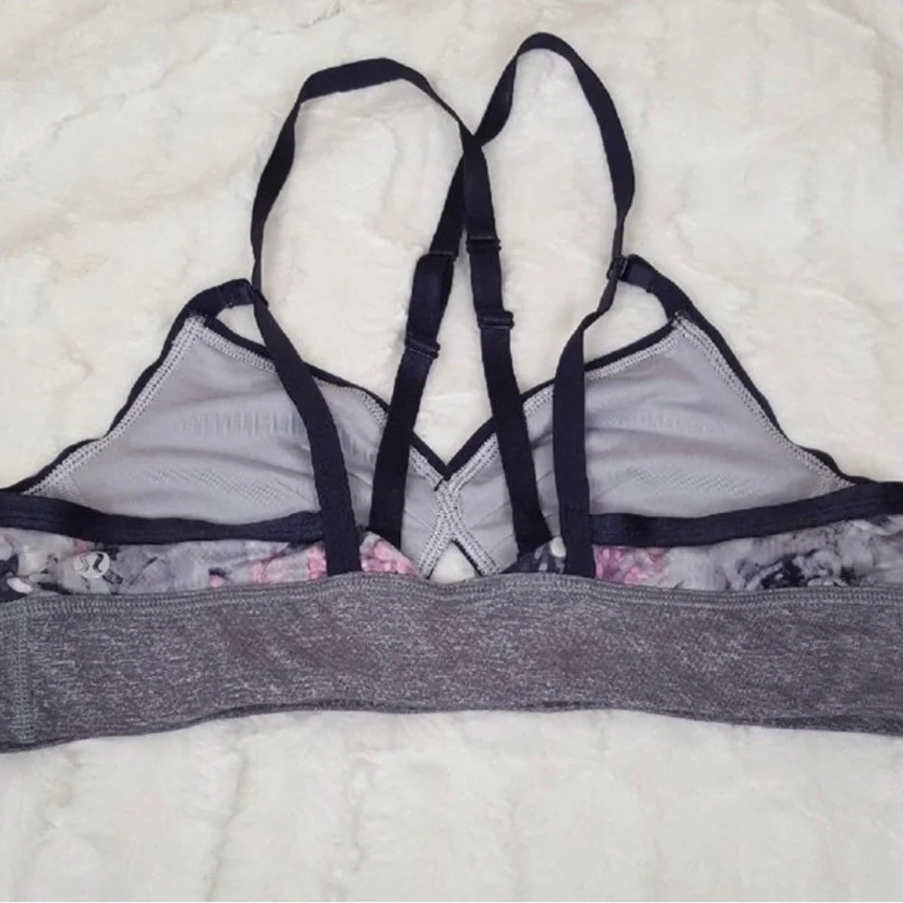 lululemon athletica reposhing this